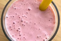 Strawberry Banana Yogurt Smoothie Recipe — Creamy & Refreshing