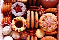 10 Holiday Cookies from One Dough: How to Make a Cookie Gift Box