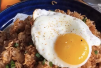 Crispy Ramen Noodle Fried Rice with Vegetables and Egg