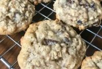 Classic Old-Fashioned Oatmeal Cookies Recipe