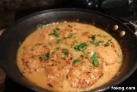 Savory Smothered Pork Chops with Caramelized Onions