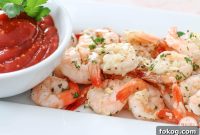 Garlic-Parmesan Roasted Shrimp with Crispy Breadcrumbs