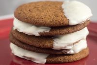White Chocolate-Dipped Gingerbread Cookies for the Holidays