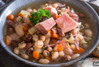Hearty Ham and 13-Bean Soup Recipe for Comforting Meals