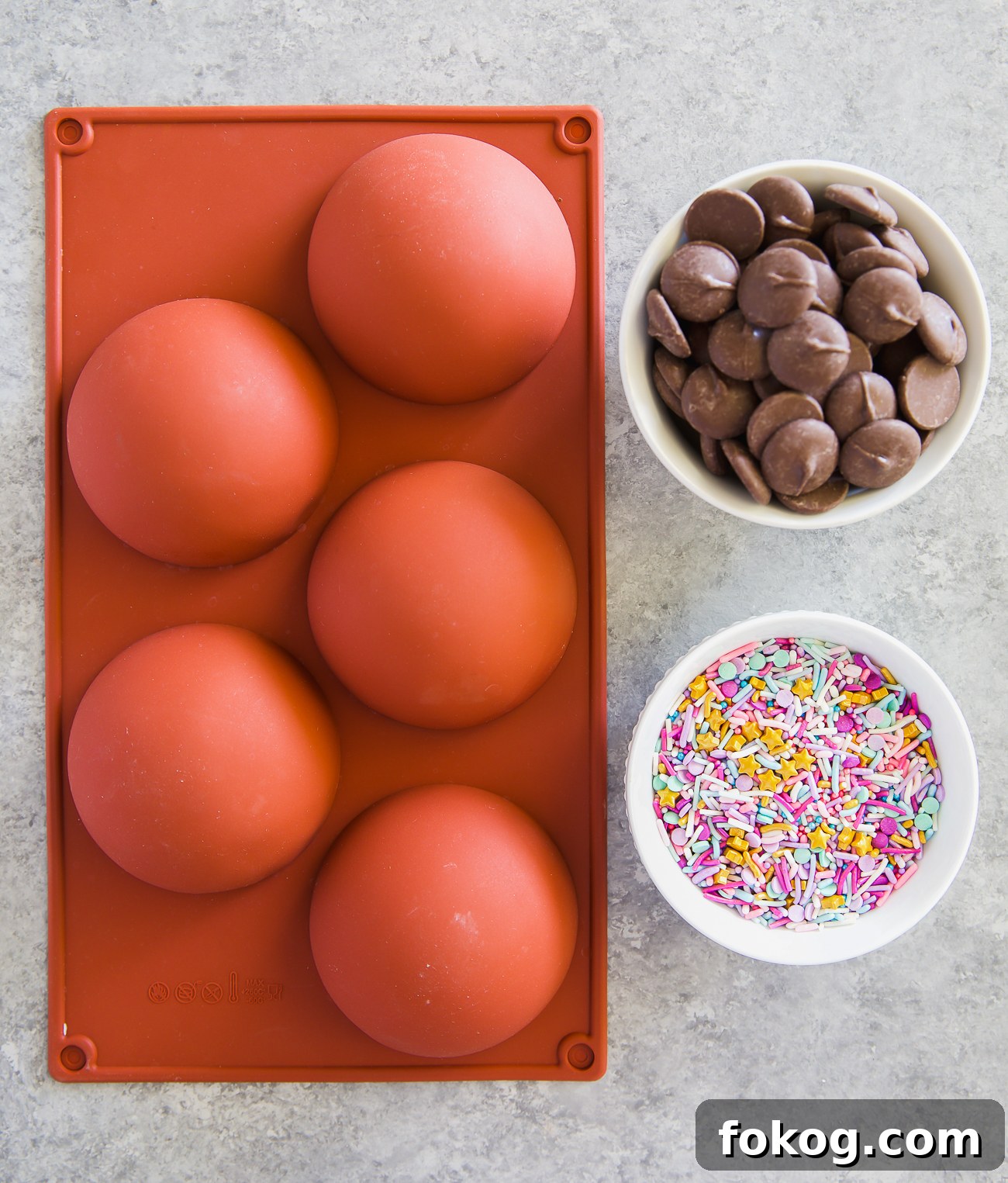 Edible Chocolate Dessert Bowls: How to Make and Fill Them 3 chocolate bowl tutorial