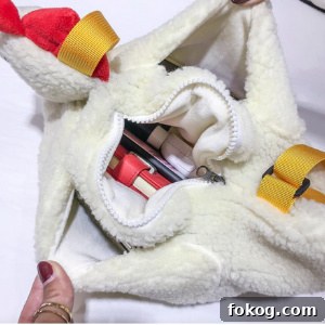 Why Everyone’s Obsessed With the Fluffy Chicken Purse—and Where to Get It 6 Plush hen purse detail
