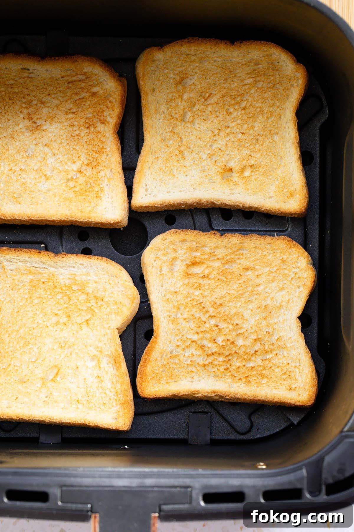 Crispy Air Fryer Toast Recipes for Quick Breakfasts 2 Toasted bread in air fryer