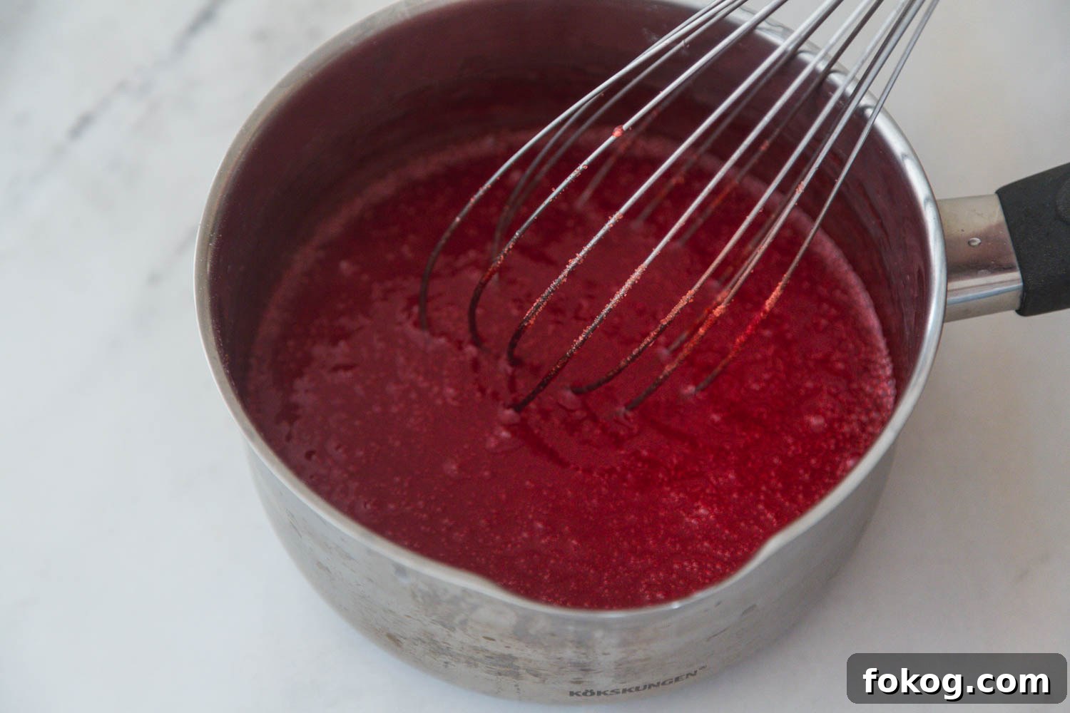 Fresh Strawberry Pie Recipe: Classic No-Bake Summer Dessert 5 Mixing the strawberry gelatine in a saucepan