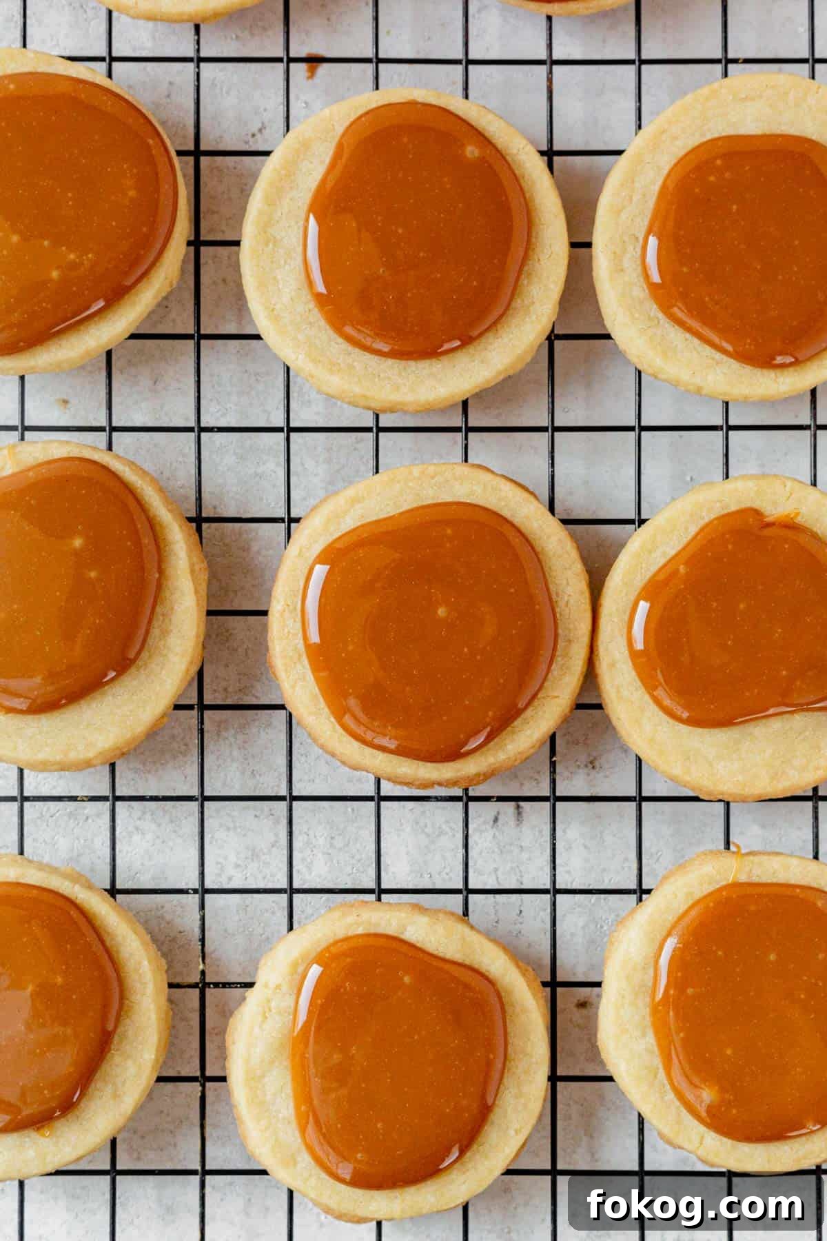 Millionaire Cookie Recipe: Caramel Shortbread Bars Tutorial 8 shortbread cookies topped with caramel.
