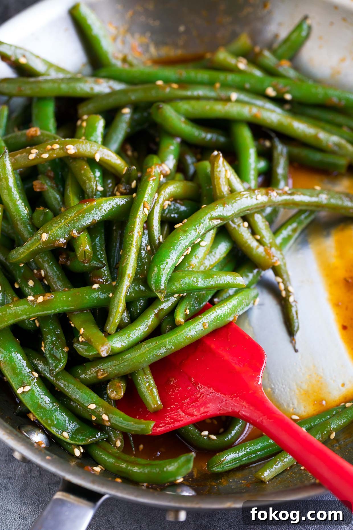 One Pan Spicy Sriracha Green Beans