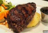 What Does Bison Taste Like: Flavor, Texture & Cooking Tips