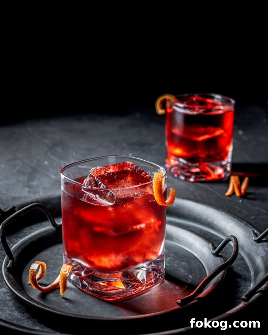 Classic Negroni Recipe: How to Make the Iconic Cocktail 2 Classic Negroni Cocktail
