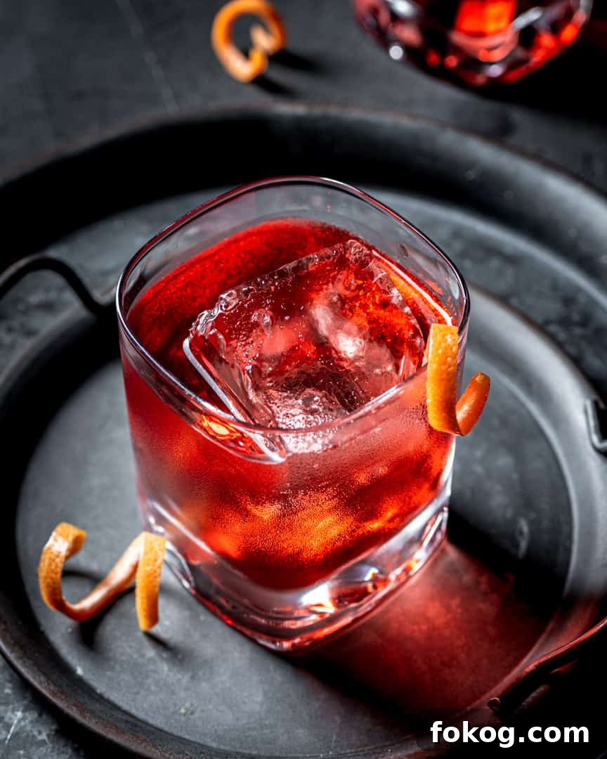 Classic Negroni Recipe: How to Make the Iconic Cocktail 3 Classic Negroni Cocktail